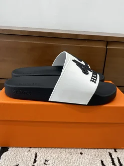 HERMES Slides & Slippers Rubber (Black-White) EU39-46 A0020260603325469