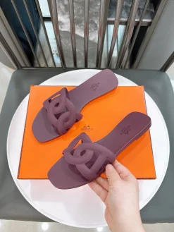HERMES Slides & Slippers Rubber (Purple) EU36-41 I020260603160669