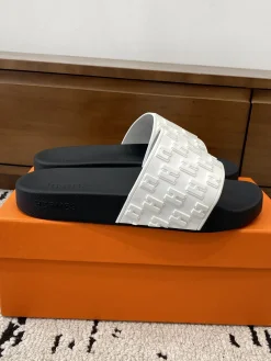 HERMES Slides & Slippers Rubber (White-Black) EU39-46 A0020260603325369