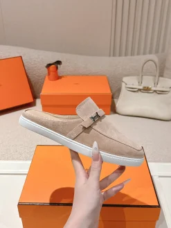 HERMES Slides & Slippers Suede (Beige-White) EU35-45 B51202606031612119
