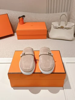Alternative view of HERMES Slides & Slippers Suede (Beige-White) EU35-45 B51202606031612119
