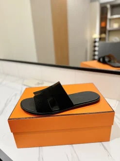 HERMES Slides & Slippers Suede (Black) EU39-44 B50202606031613119