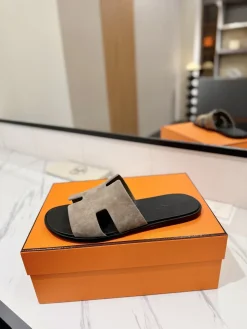 HERMES Slides & Slippers Suede (Gray-Black) EU39-44 B50202606031625119