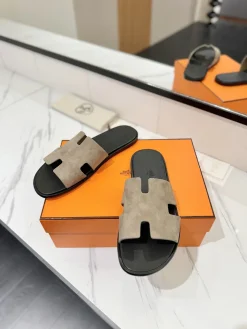 Alternative view of HERMES Slides & Slippers Suede (Gray-Black) EU39-44 B50202606031625119