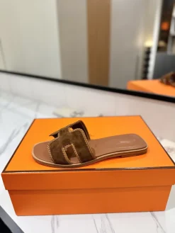 HERMES Slides & Slippers Suede-Leather (Brown) EU35-40 B60202606031617119