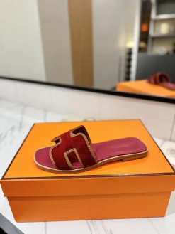 HERMES Slides & Slippers Suede (Red-Brown) EU35-40 B60202606031637119
