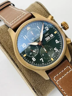 Alternative view of IWC Pilot Automatic IW387902 (Green-Blue Dial) 43mm ZF A750202606040279569
