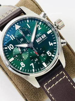 Alternative view of IWC Pilot Automatic IW388101 (Green Dial) 41mm A800202606040128579