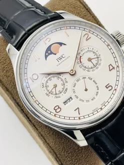 Alternative view of IWC Portuguese Automatic (White Dial) 40mm A950202606040536619