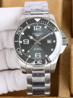 Alternative view of LONGINES Hydroconquest Automatic (Black-Green Dial) 43mm I00202606040022319
