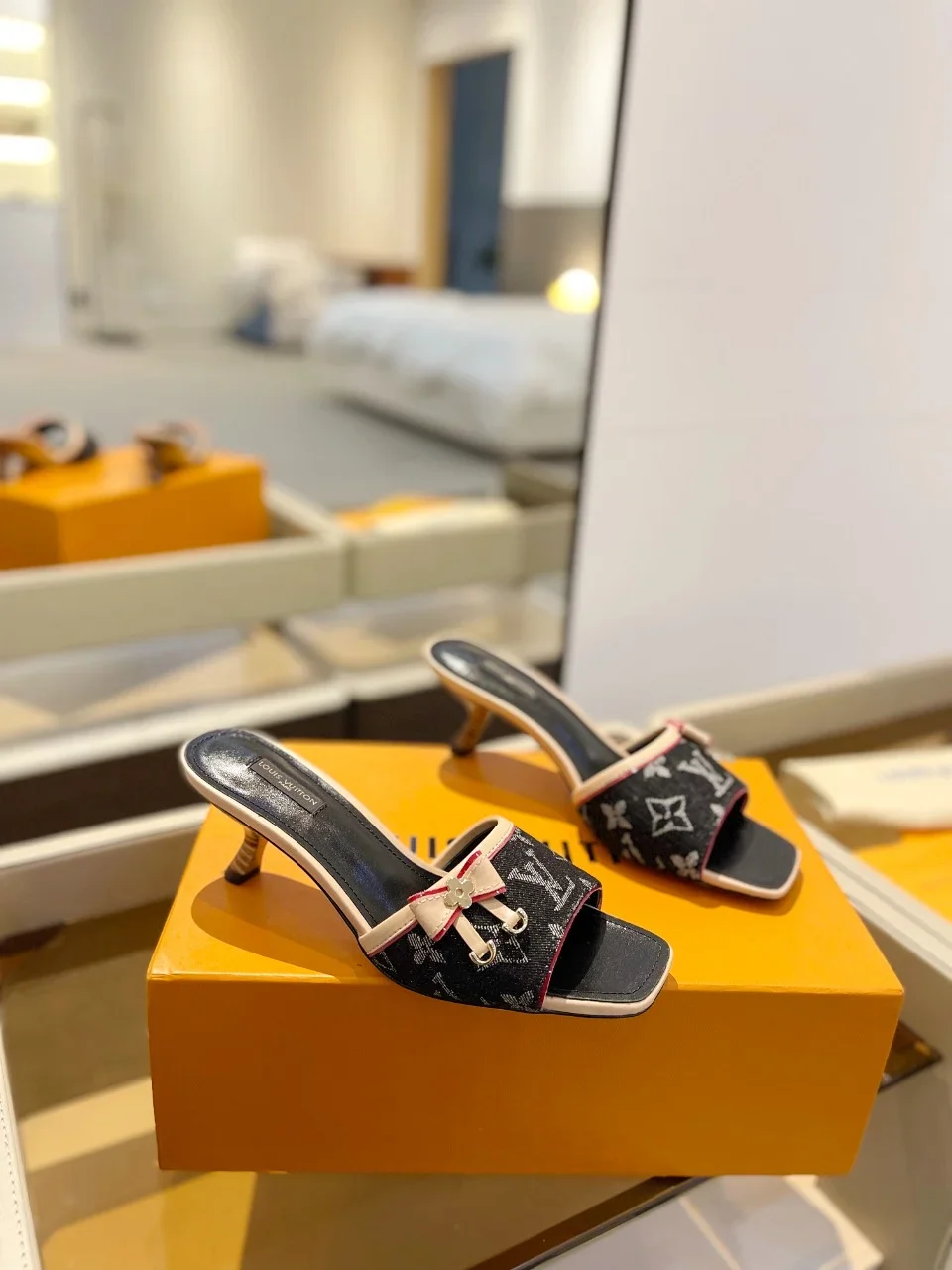 LV Sandals & Mules Canvas-Leather (Black-Beige-Red) EU34-42 B90202606032089129 - Image 2