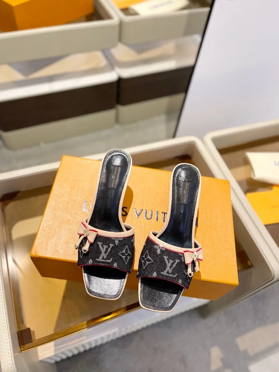 LV Sandals & Mules Canvas-Leather (Black-Beige-Red) EU34-42 B90202606032089129 - Image 4