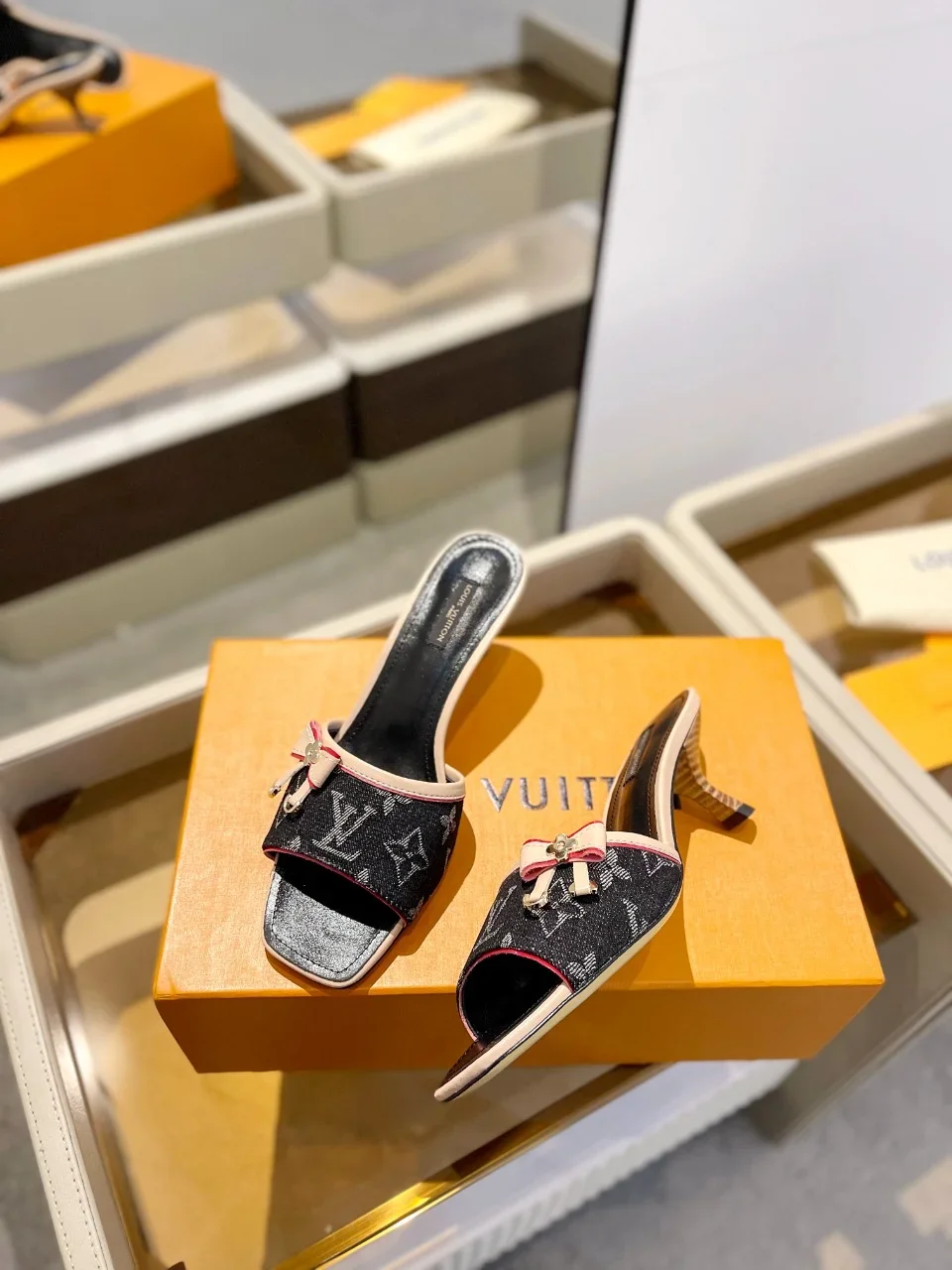 LV Sandals & Mules Canvas-Leather (Black-Beige-Red) EU34-42 B90202606032089129 - Image 6