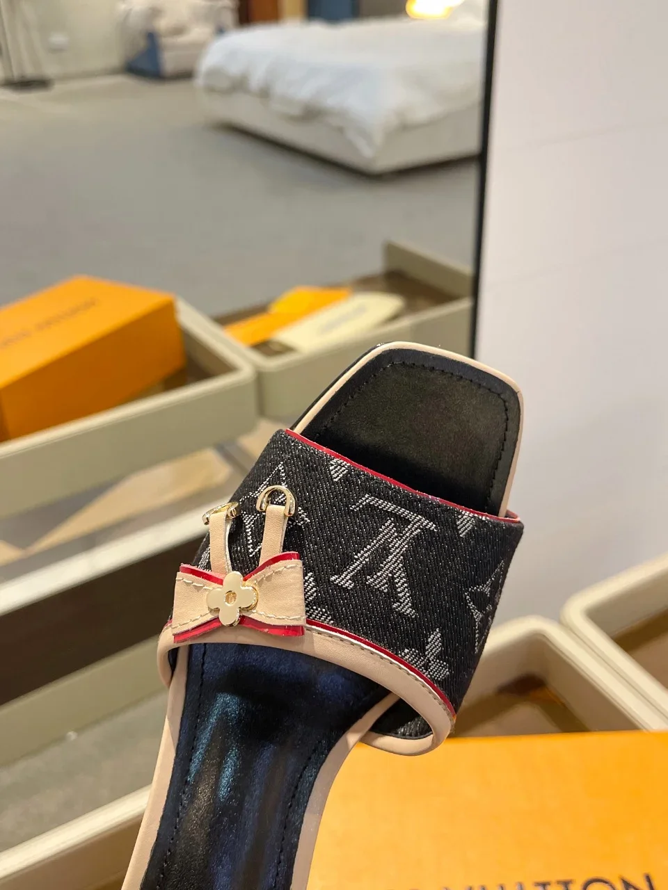 LV Sandals & Mules Canvas-Leather (Black-Beige-Red) EU34-42 B90202606032089129 - Image 8