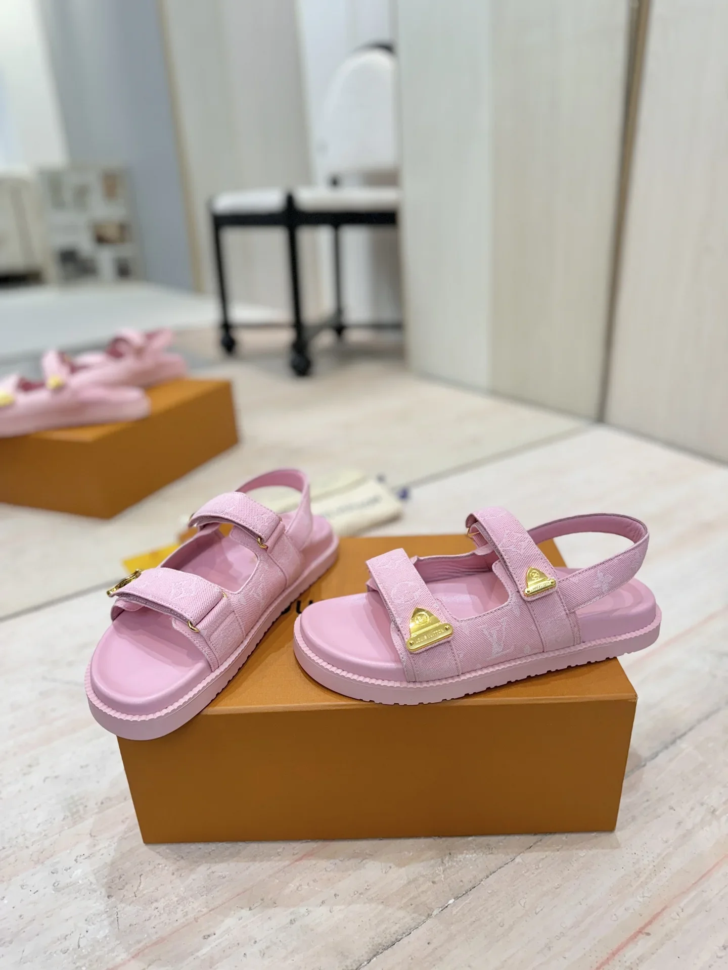 LV Sandals & Mules Canvas (Pink-Gold) EU35-39 C00202606032042129 - Image 6