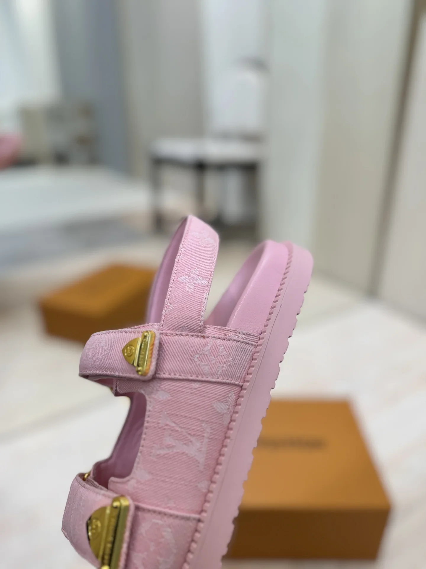 LV Sandals & Mules Canvas (Pink-Gold) EU35-39 C00202606032042129 - Image 9