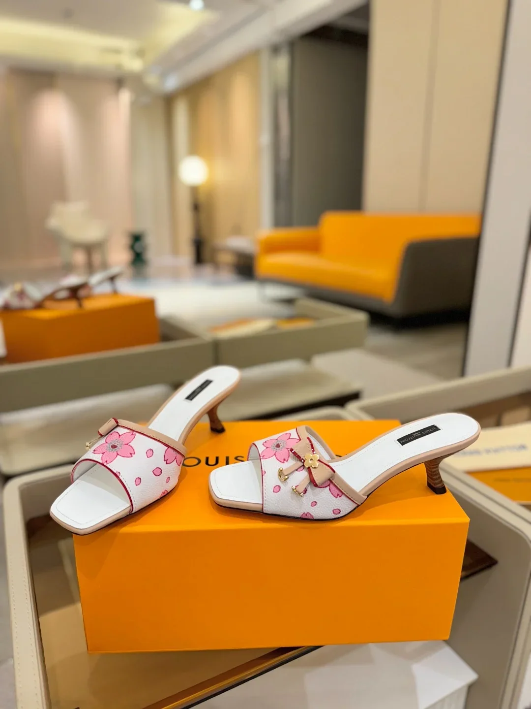 LV Sandals & Mules Leather (White-Pink-Beige) EU34-42 B90202606032093129 - Image 6