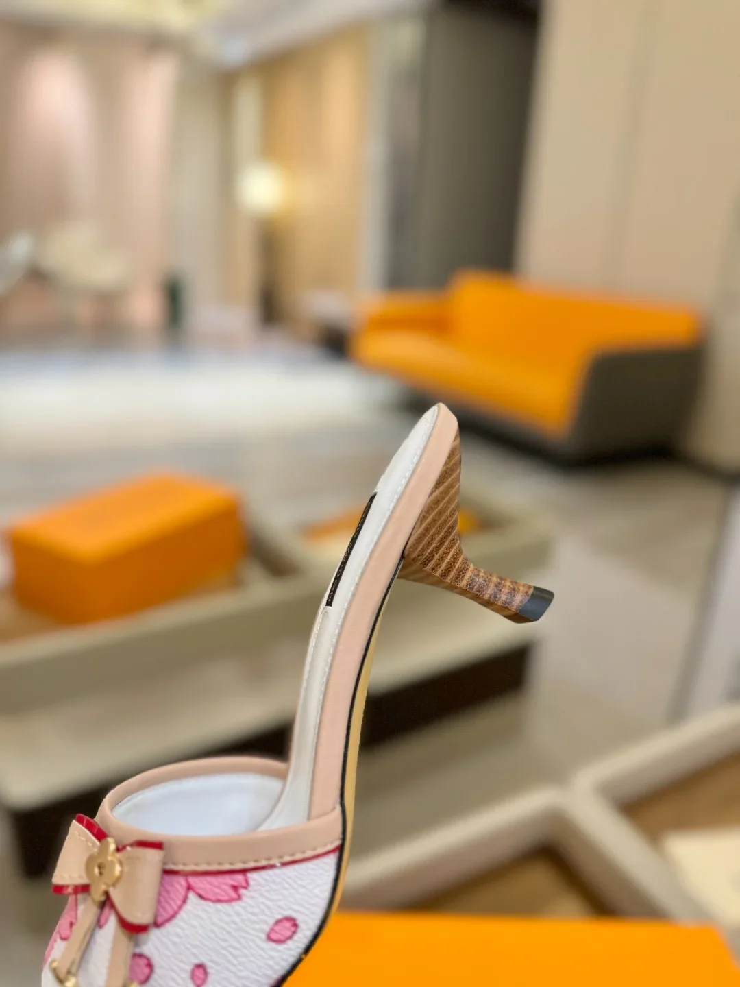 LV Sandals & Mules Leather (White-Pink-Beige) EU34-42 B90202606032093129 - Image 9