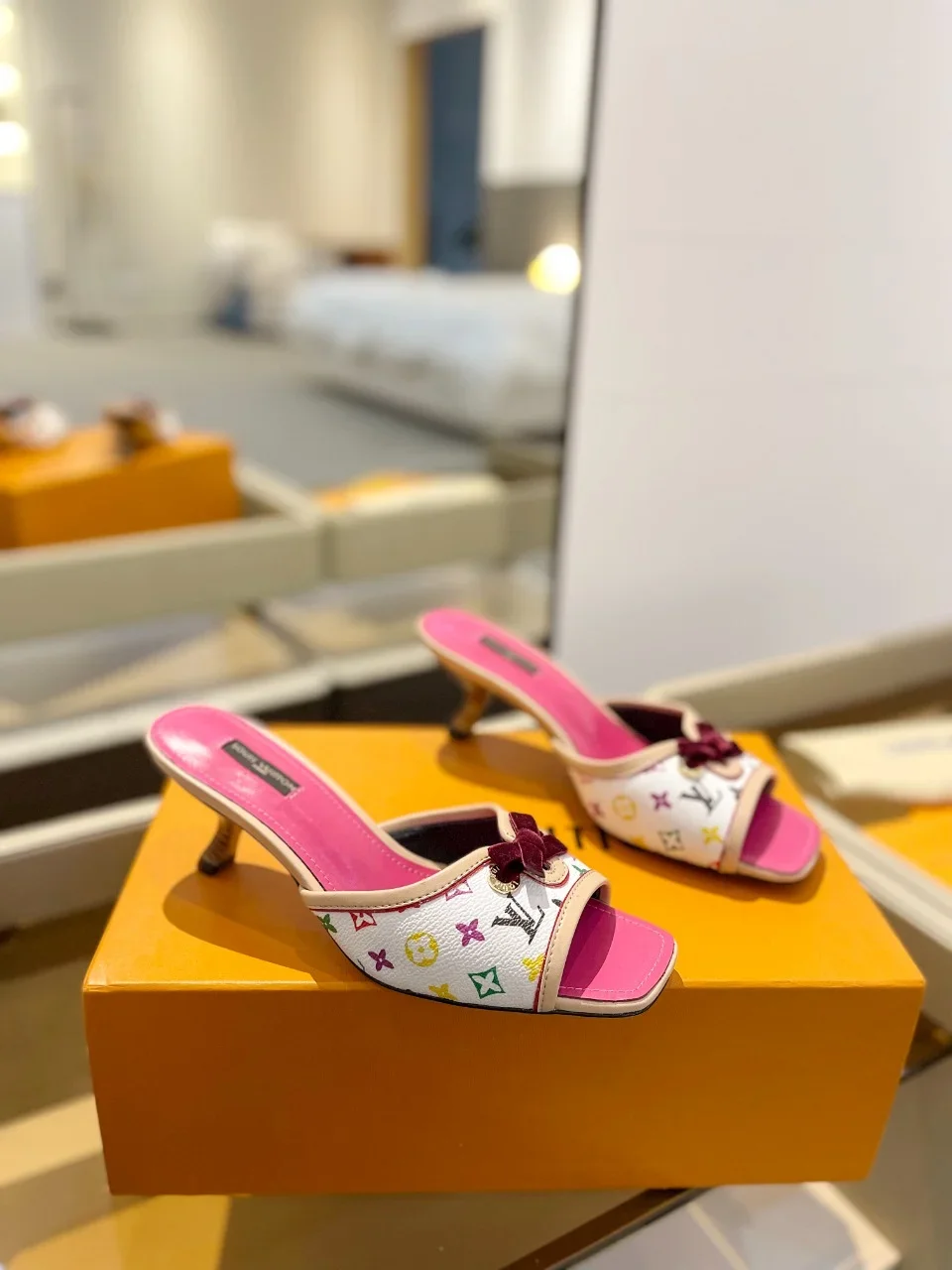 LV Sandals & Mules Leather (White-Pink-Red-Green-Yellow-Purple-Brown) EU34-42 B90202606032095129 - Image 2
