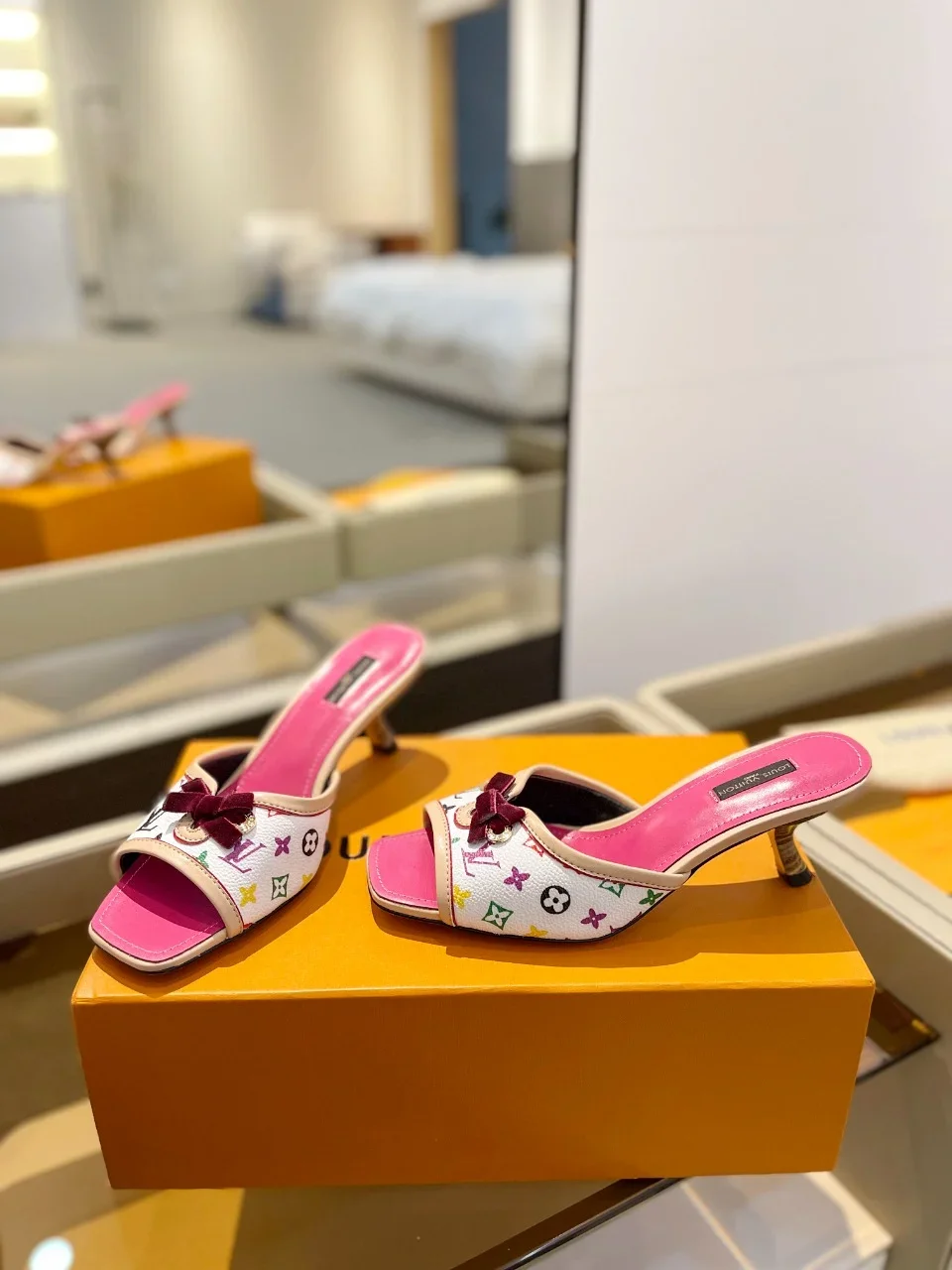 LV Sandals & Mules Leather (White-Pink-Red-Green-Yellow-Purple-Brown) EU34-42 B90202606032095129 - Image 3