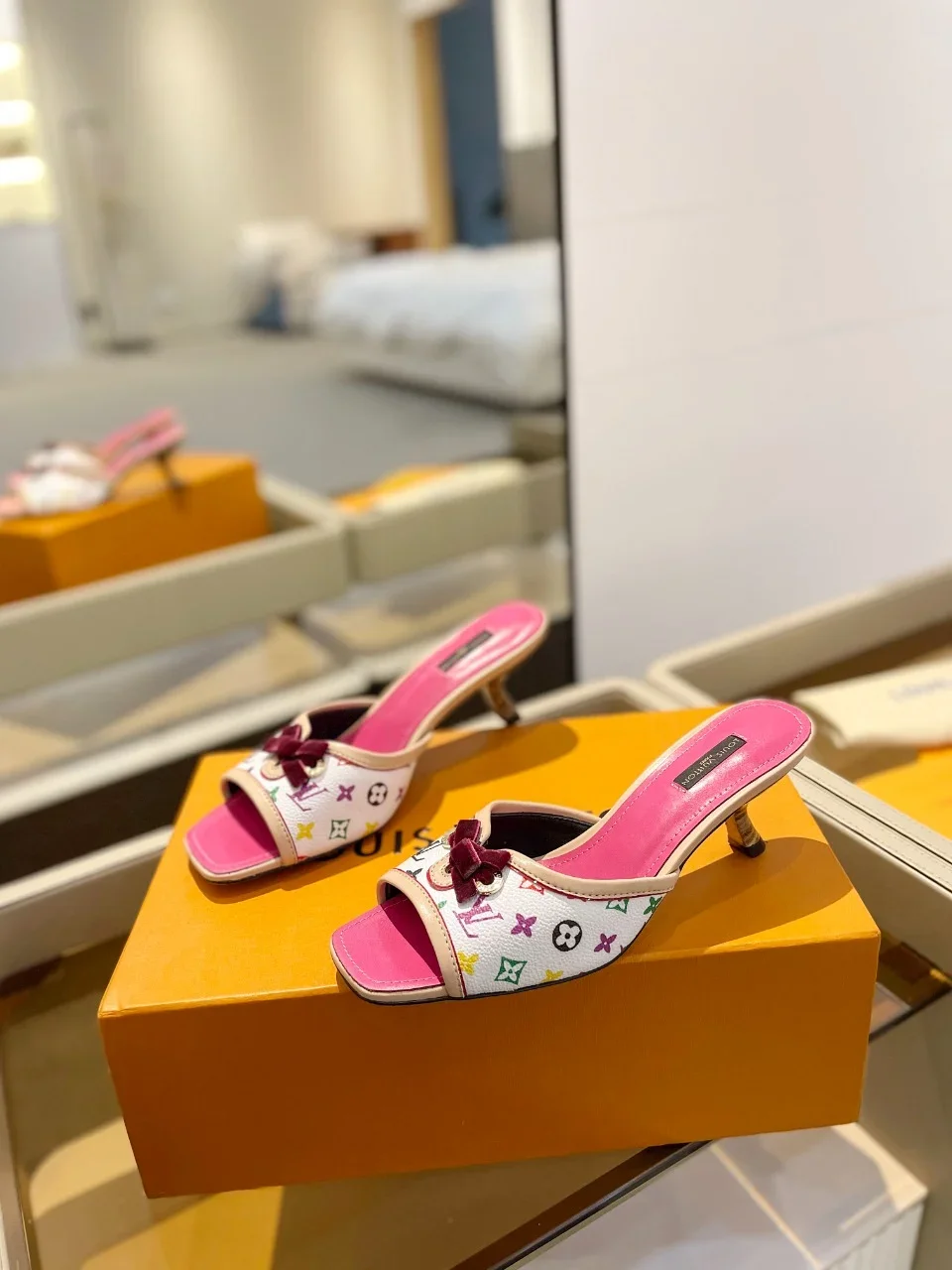 LV Sandals & Mules Leather (White-Pink-Red-Green-Yellow-Purple-Brown) EU34-42 B90202606032095129 - Image 4