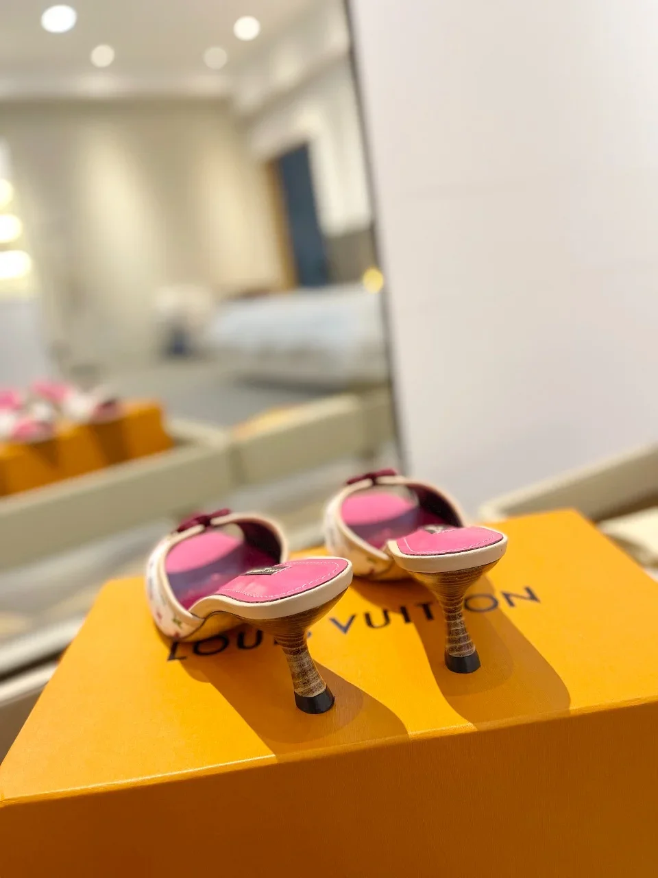 LV Sandals & Mules Leather (White-Pink-Red-Green-Yellow-Purple-Brown) EU34-42 B90202606032095129 - Image 8