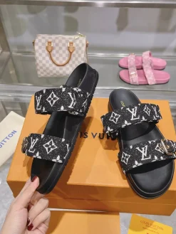 Alternative view of LV Slides & Slippers Canvas-Leather (Black-White-Beige-Pink-Blue) EU35-45 A5020260603212989