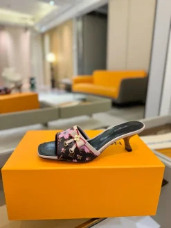 LV Slides & Slippers Canvas-Leather (Brown-Pink-Black) EU34-42 B90202606032233129