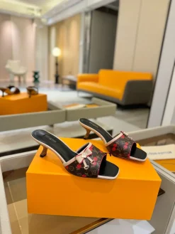 Alternative view of LV Slides & Slippers Canvas-Leather (Brown-Red-Beige) EU34-42 B90202606032235129