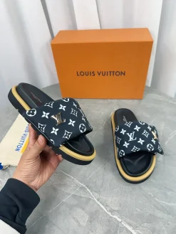 LV Slides & Slippers Canvas-Rubber (Black-White-Gold-Beige) EU35-45 A6020260603218989