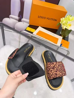 Alternative view of LV Slides & Slippers Canvas-Rubber (Brown-Red-White-Blue) EU35-46 A6020260603217389