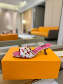 LV Slides & Slippers Canvas (White-Red-Pink) EU34-42 B90202606032249129