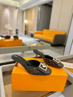 Alternative view of LV Slides & Slippers Coated Canvas (Brown-Gold) EU34-42 C00202606032230129