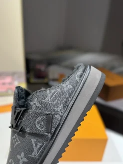 Alternative view of LV Slides & Slippers Coated Canvas-Fur (Black-Grey) EU35-45 B80202606032270129