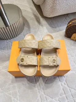 Alternative view of LV Slides & Slippers Leather (Beige) EU35-39 B90202606032250129