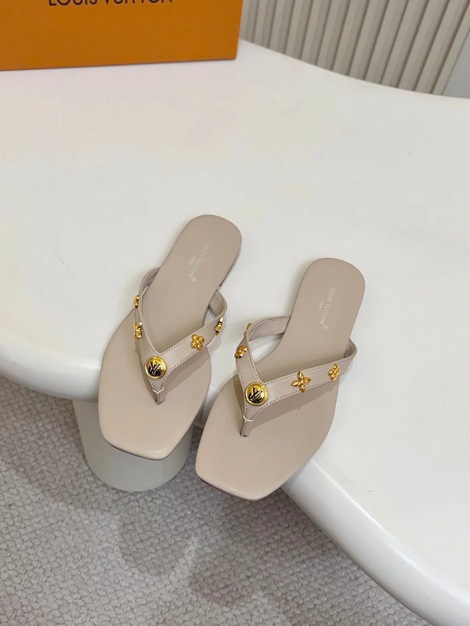 LV Slides & Slippers Leather (Beige-Gold-Red) EU35-43 A6020260603212789 - Image 3