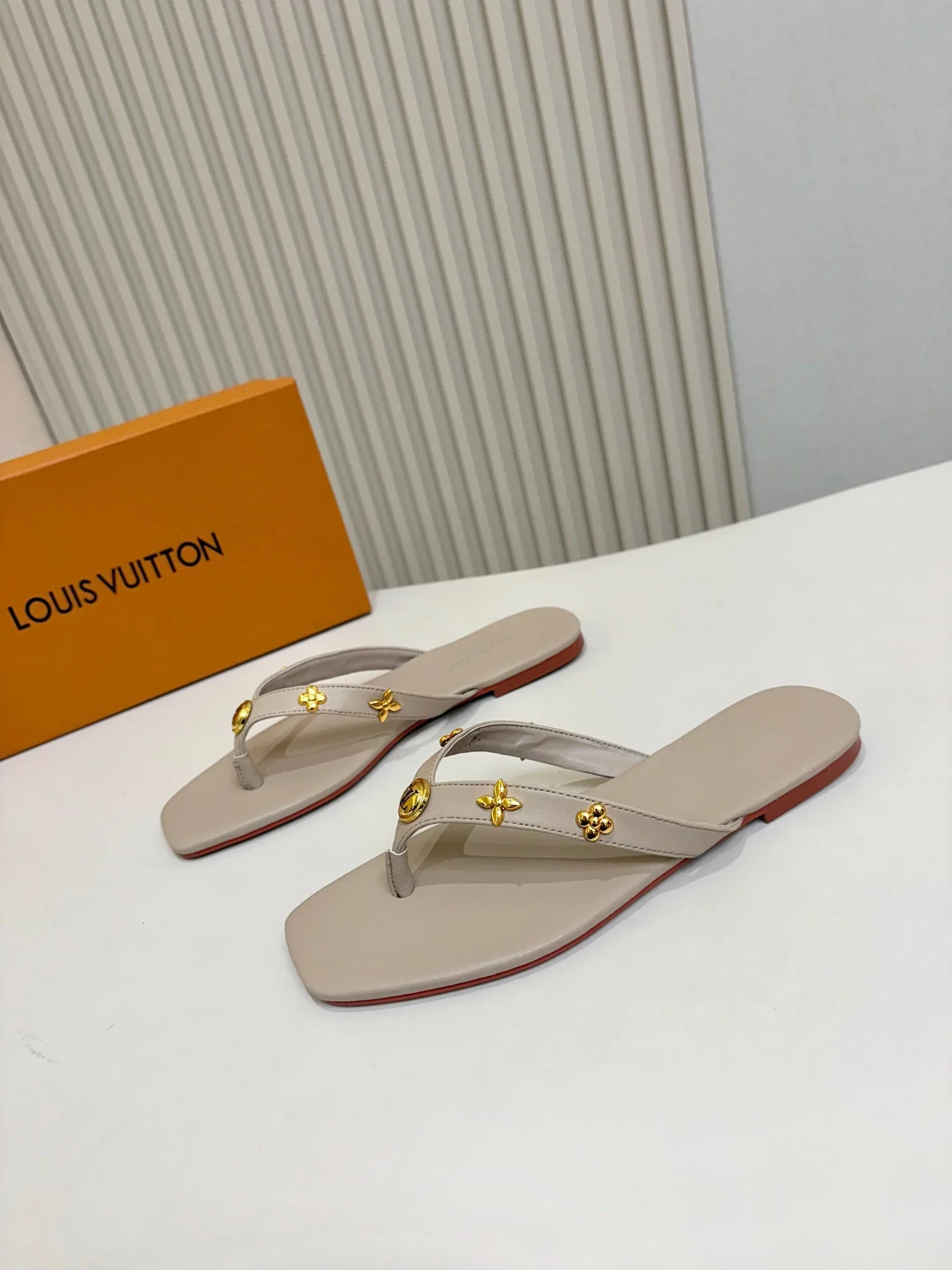 LV Slides & Slippers Leather (Beige-Gold-Red) EU35-43 A6020260603212789 - Image 4
