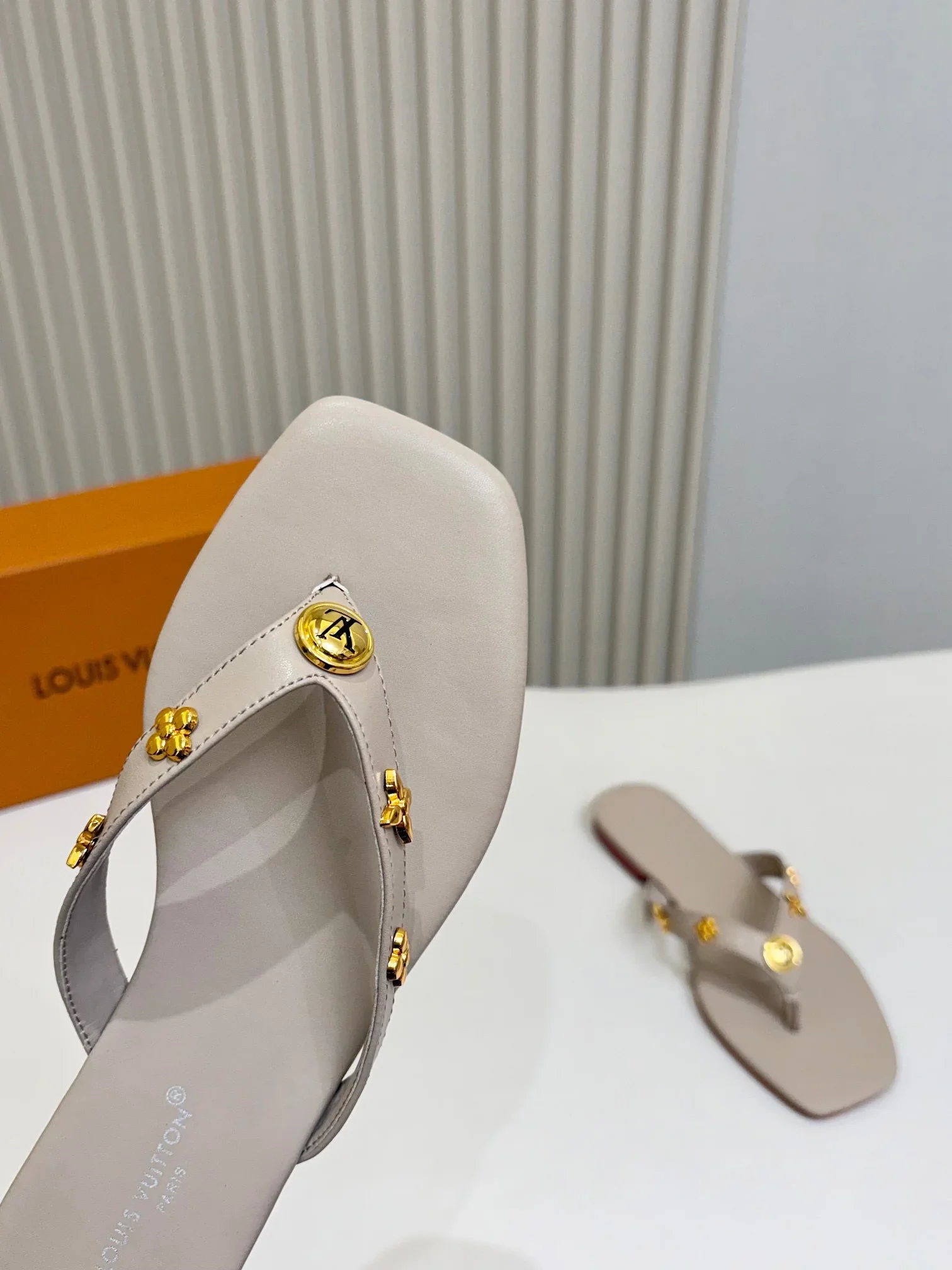 LV Slides & Slippers Leather (Beige-Gold-Red) EU35-43 A6020260603212789 - Image 7