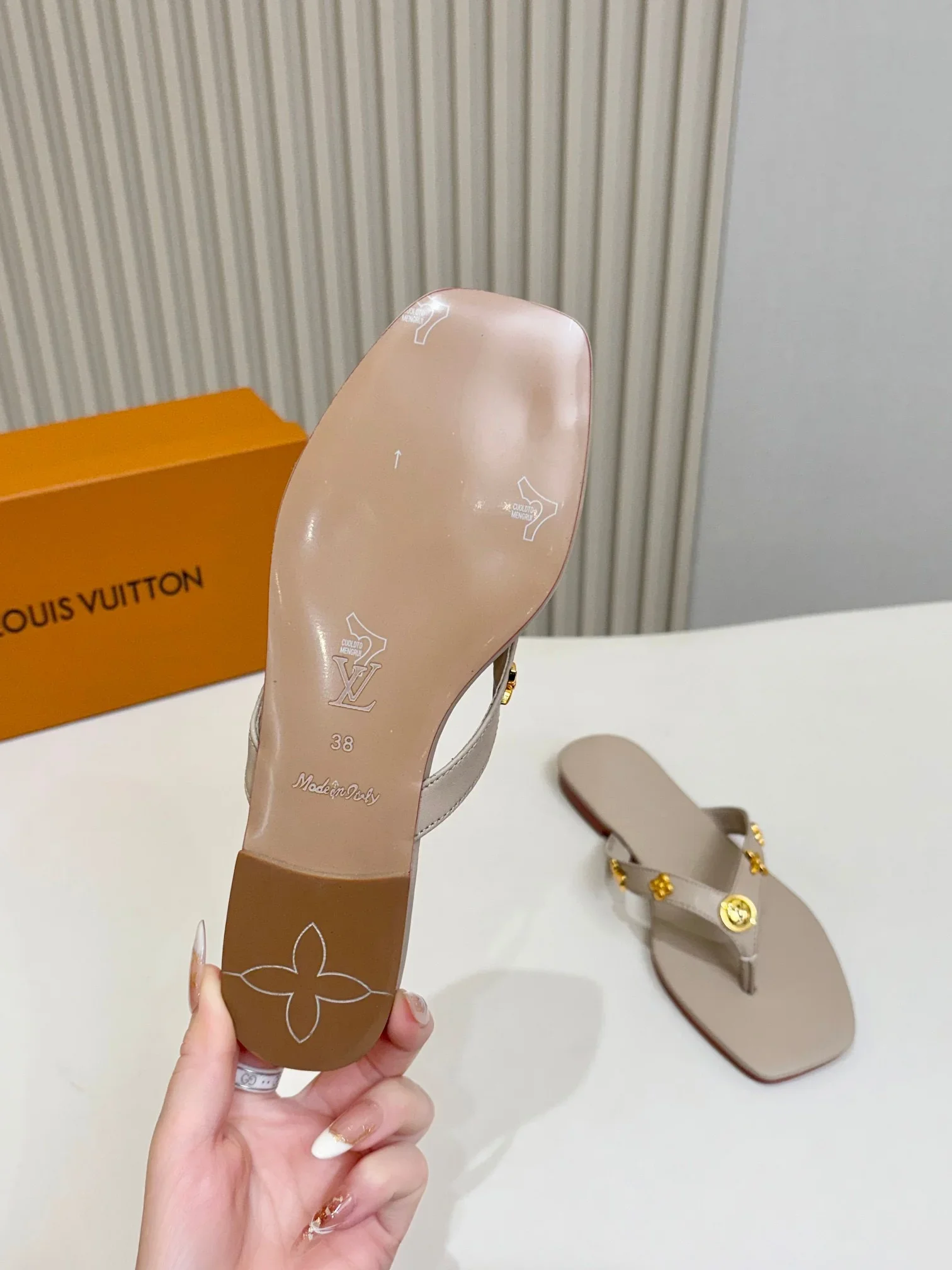 LV Slides & Slippers Leather (Beige-Gold-Red) EU35-43 A6020260603212789 - Image 9