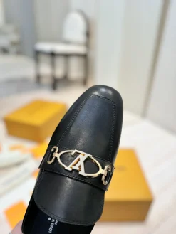 Alternative view of LV Slides & Slippers Leather (Black) EU35-41 B90202606032255129
