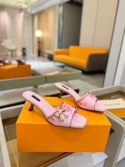 Alternative view of LV Slides & Slippers Leather (Pink-Red-Beige) EU34-42 B90202606032278129