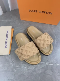 Alternative view of LV Slides & Slippers Rubber (Blue-Black-Pink-Green-Beige-Grey-Light Green) EU35-45 A5520260603217989