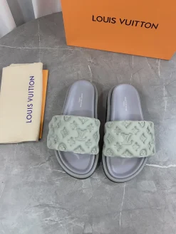 LV Slides & Slippers Rubber (Blue-Black-Pink-Green-Beige-Grey-Light Green) EU35-45 A5520260603219089