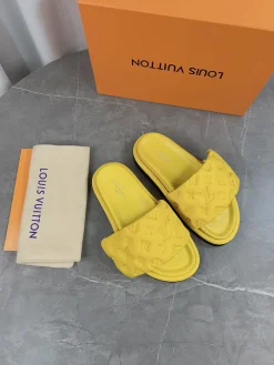 Alternative view of LV Slides & Slippers Rubber (Green-Yellow-Red-Blue) EU35-45 A5520260603219989