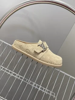LV Slides & Slippers Suede (Beige) EU39-45 B40202606032286109