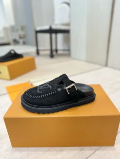 LV Slides & Slippers Suede (Black) EU35-40 B60202606032289119