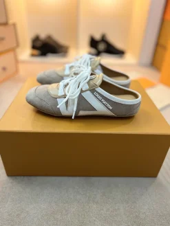 LV Slides & Slippers Suede-Leather (Beige-White) EU35-42 B70202606032303119