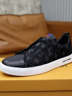 LV Sneakers & Trainers Canvas-Leather (Black-White) EU38-44 B20202606032332109
