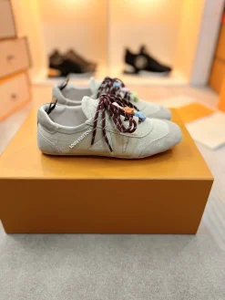 LV Sneakers & Trainers Canvas-Suede (Beige-Burgundy) EU35-42 B70202606032405119