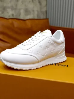 LV Sneakers & Trainers Leather (White) EU39-44 C40202606033330139